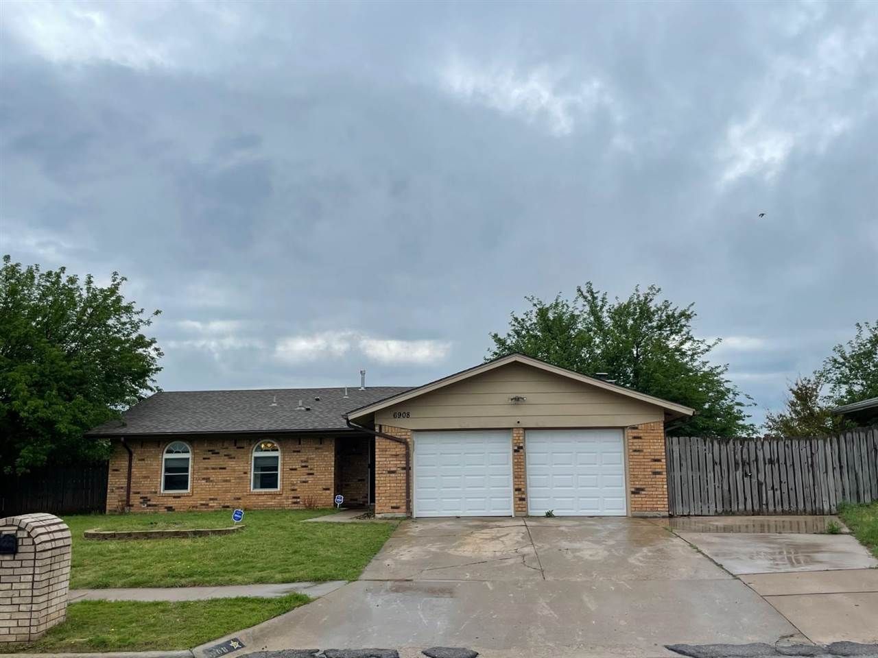 6908 SW Beta Ave, Lawton, OK 73505 Main Photo