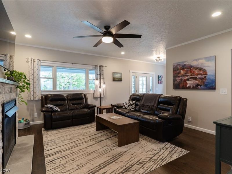 3880 Washington Park Boulevard, Newburgh Heights, OH 44105 Photo 10