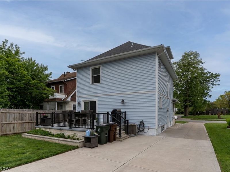 3880 Washington Park Boulevard, Newburgh Heights, OH 44105 Photo 2