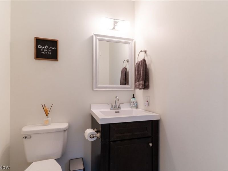 3880 Washington Park Boulevard, Newburgh Heights, OH 44105 Photo 20