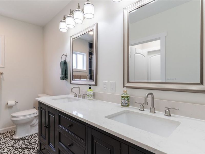 3880 Washington Park Boulevard, Newburgh Heights, OH 44105 Photo 25