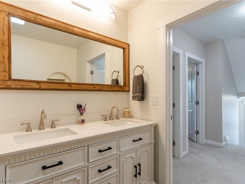 3880 Washington Park Boulevard, Newburgh Heights, OH 44105 Photo 32