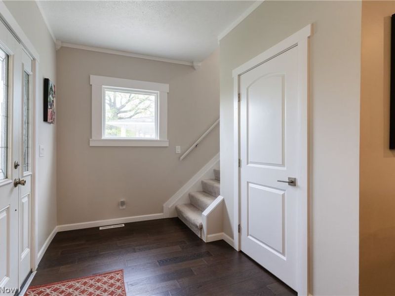 3880 Washington Park Boulevard, Newburgh Heights, OH 44105 Photo 8