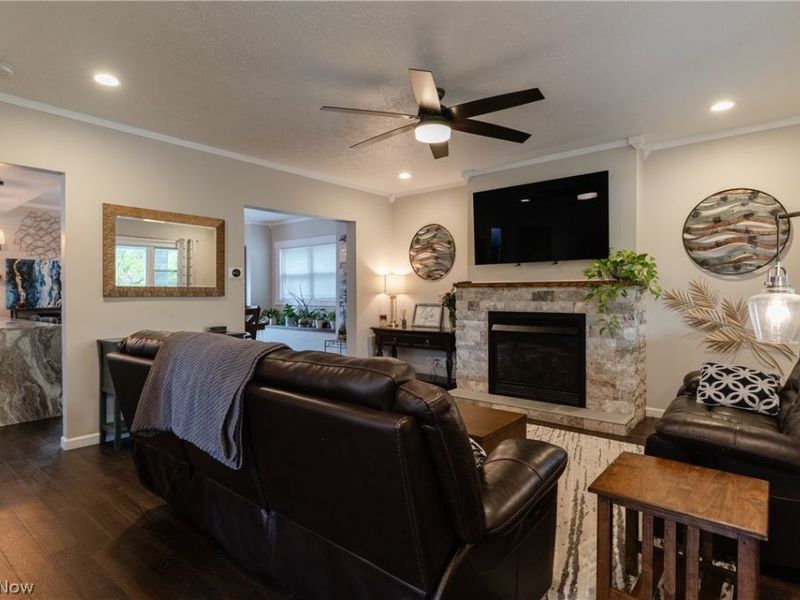 3880 Washington Park Boulevard, Newburgh Heights, OH 44105 Photo 9