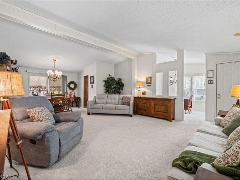 3 Lees Lane, Olmsted Township, OH 44138 Photo 5