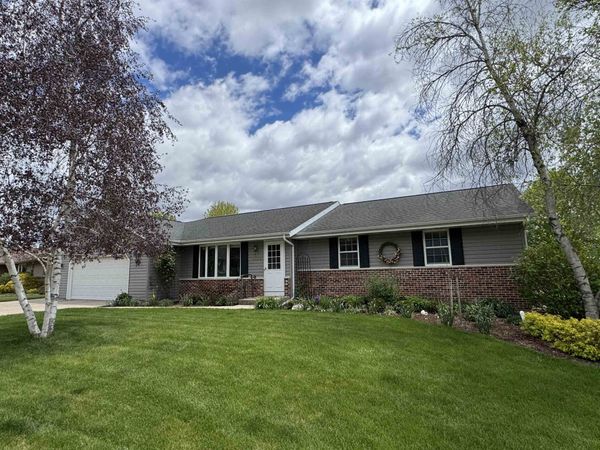1500 Camelot Drive, Janesville, WI 53548