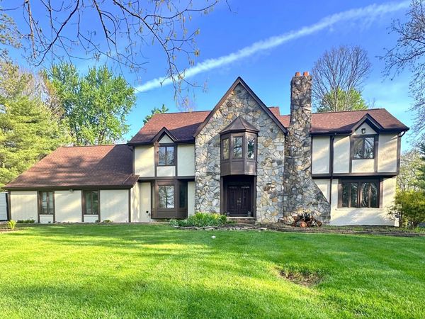 157 Hickory Drive SW, Pataskala, OH 43062