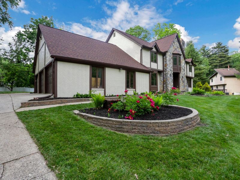 157 Hickory Drive SW, Pataskala, OH 43062 Photo 4