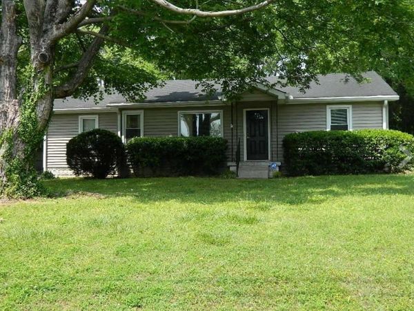 918 Velma Ln, Murfreesboro, TN 37129