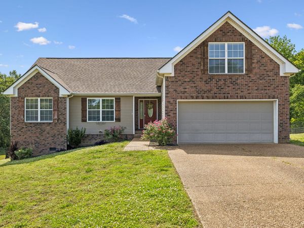 652 Charles Ln, Spring Hill, TN 37174