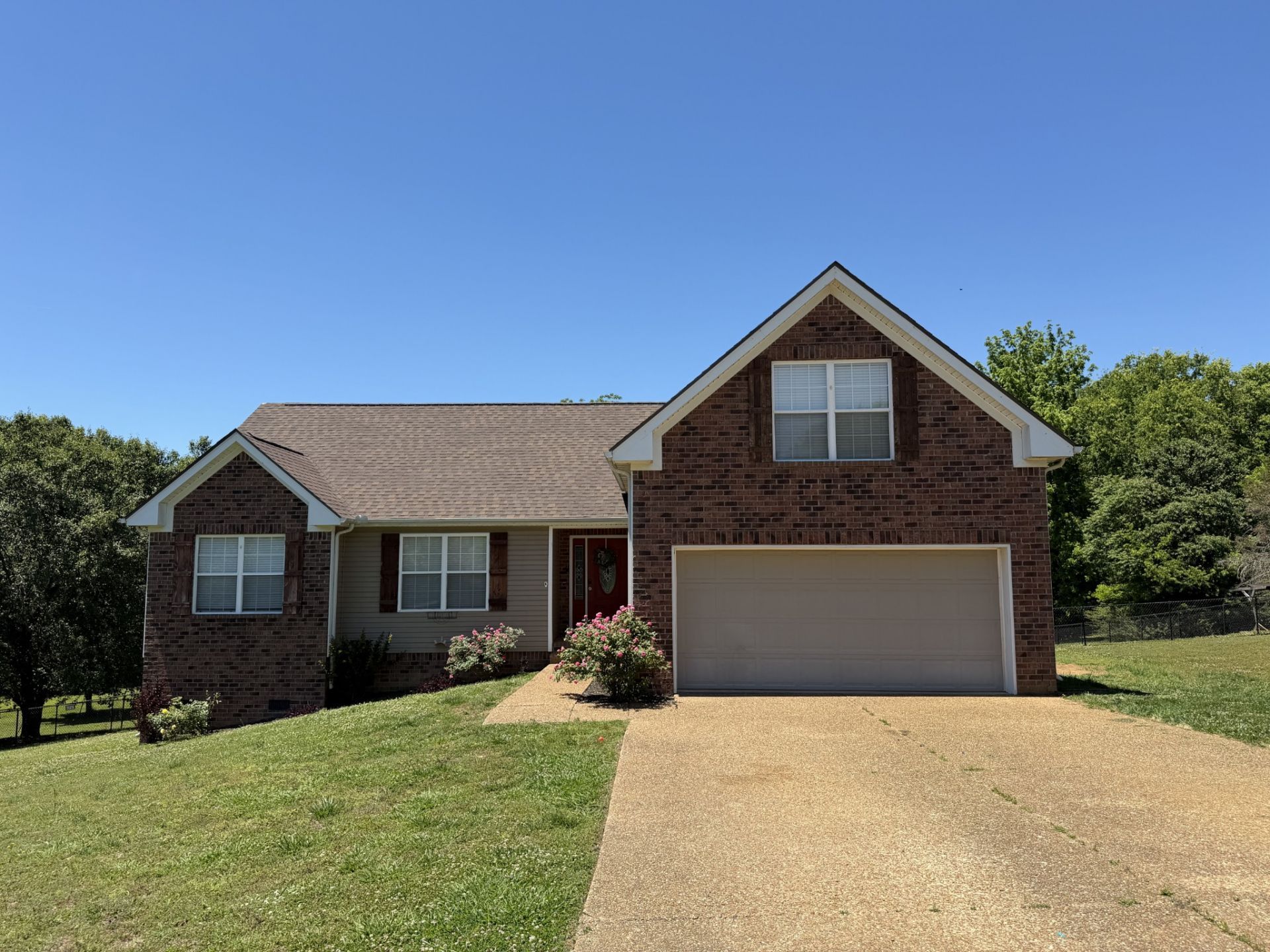 652 Charles Ln, Spring Hill, TN 37174 Main Photo