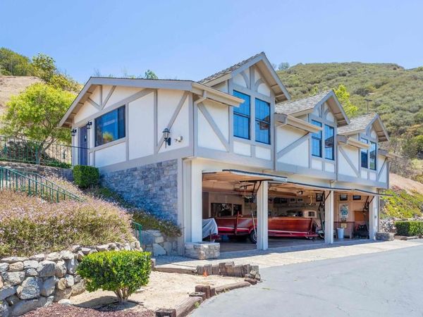 3020 RED MOUNTAIN HEIGHTS, Fallbrook, CA 92028
