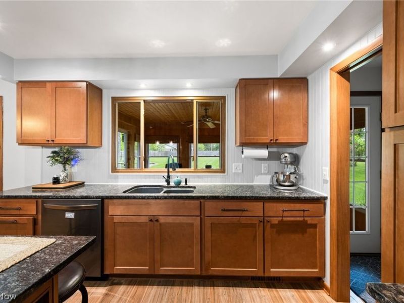 107 Hilltop Drive, Amherst, OH 44001 Photo 14