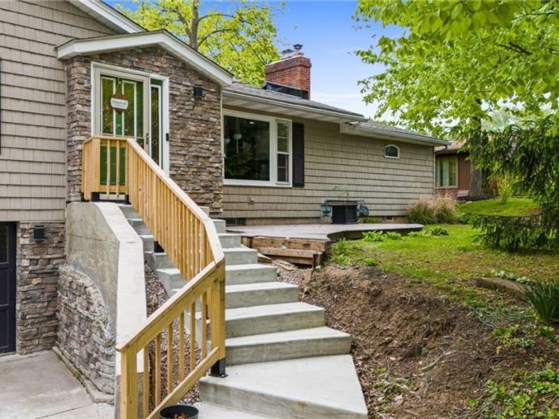 107 Hilltop Drive, Amherst, OH 44001 Photo 2