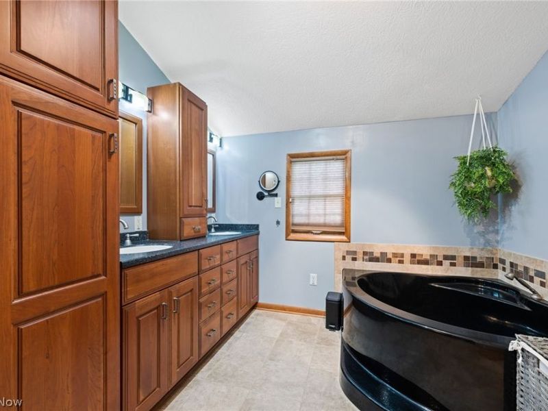107 Hilltop Drive, Amherst, OH 44001 Photo 20