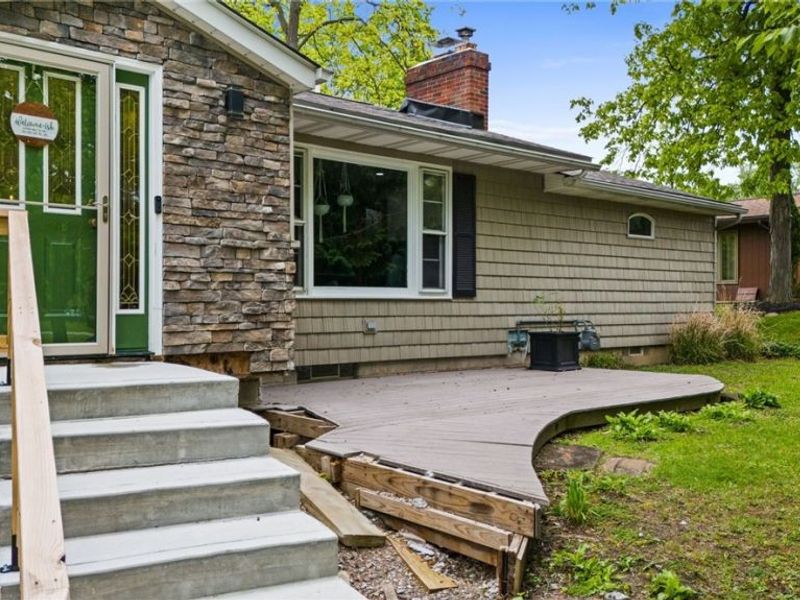 107 Hilltop Drive, Amherst, OH 44001 Photo 4