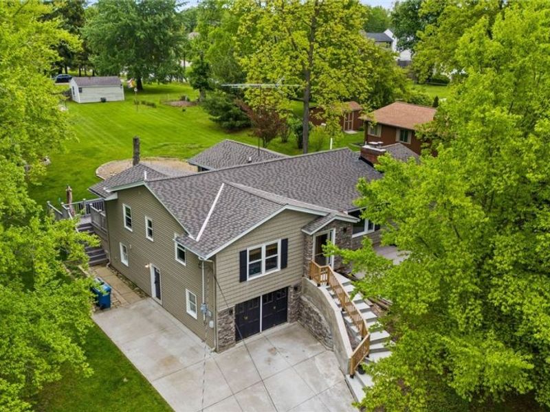 107 Hilltop Drive, Amherst, OH 44001 Photo 5