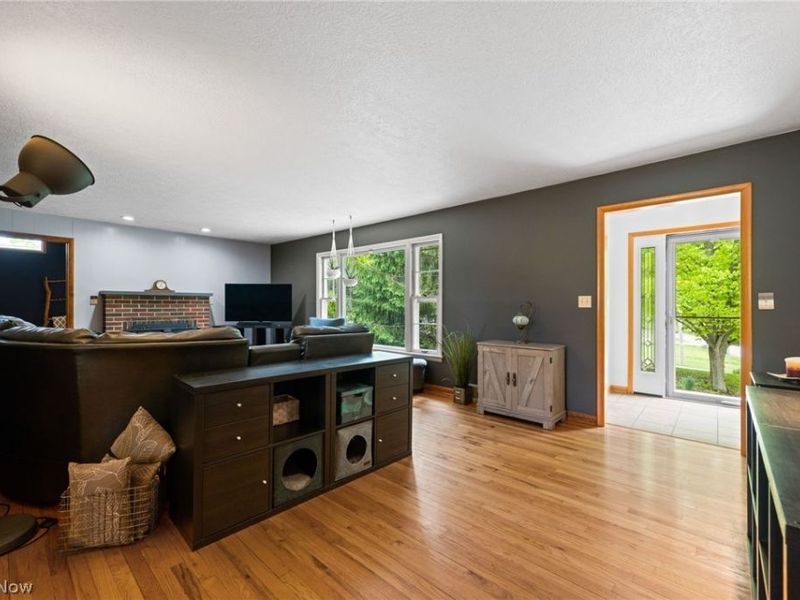 107 Hilltop Drive, Amherst, OH 44001 Photo 9