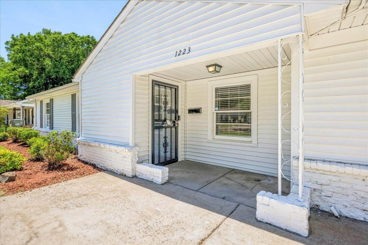 1223 S Perkins Rd S, Memphis, TN 38117 Main Photo