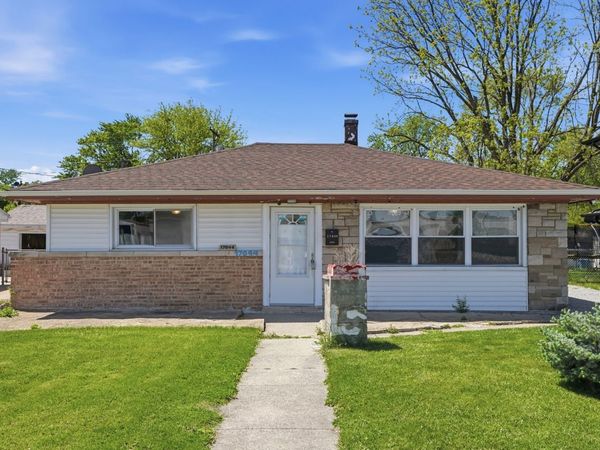 17044 Burnham Avenue , Lansing, IL 60438