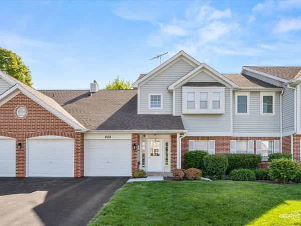868 Quin Court, Unit 201, Naperville, IL 60563