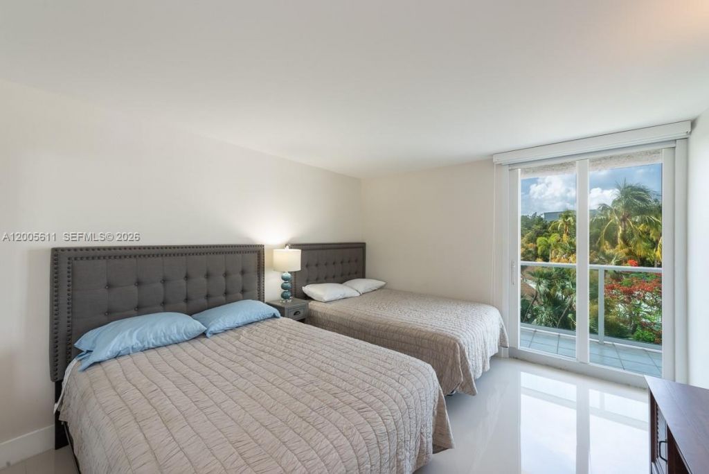100 NE Bayview Dr , Unit 226, Sunny Isles Beach, FL 33160 Photo