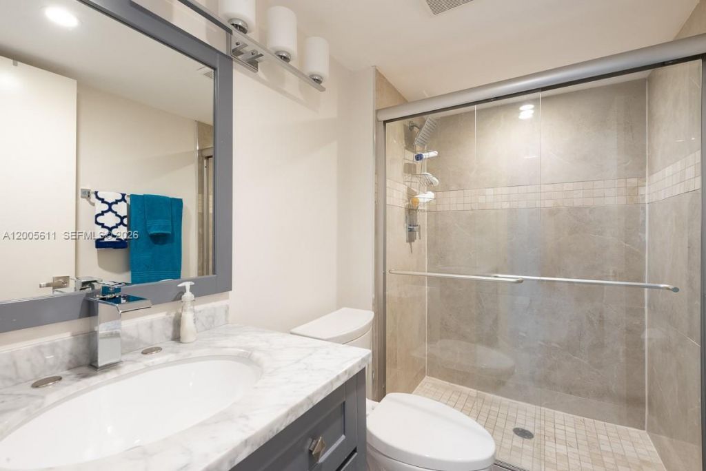 100 NE Bayview Dr , Unit 226, Sunny Isles Beach, FL 33160 Photo