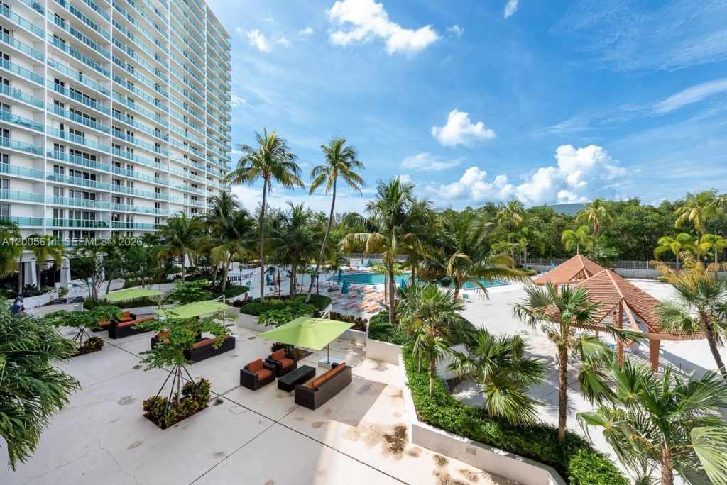 100 NE Bayview Dr , Unit 226, Sunny Isles Beach, FL 33160 Photo