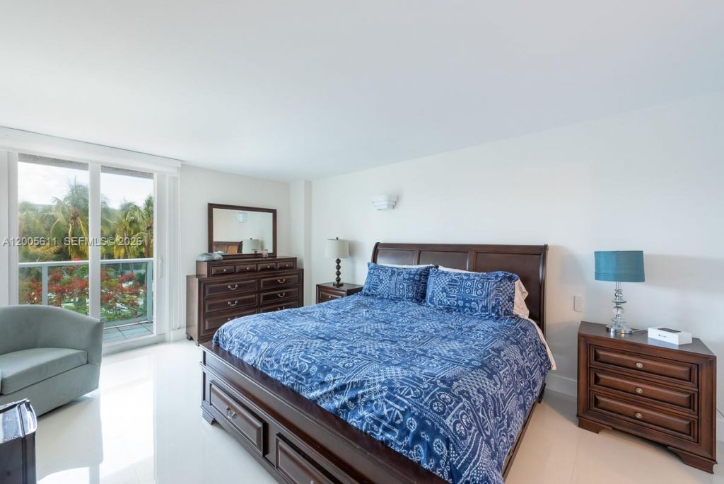 100 NE Bayview Dr , Unit 226, Sunny Isles Beach, FL 33160 Photo