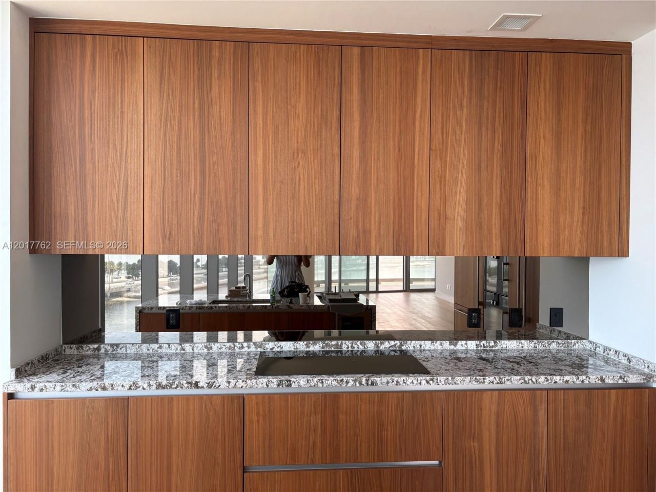 175 SE 25 , Unit 602, Miami, FL 33129 Photo
