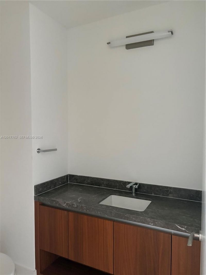 175 SE 25 , Unit 602, Miami, FL 33129 Photo