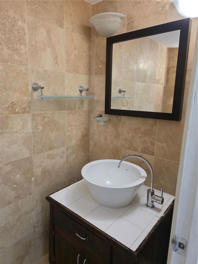 9800 W Bay Harbor Dr, Unit 408, Bay Harbor Islands, FL 33154 Photo