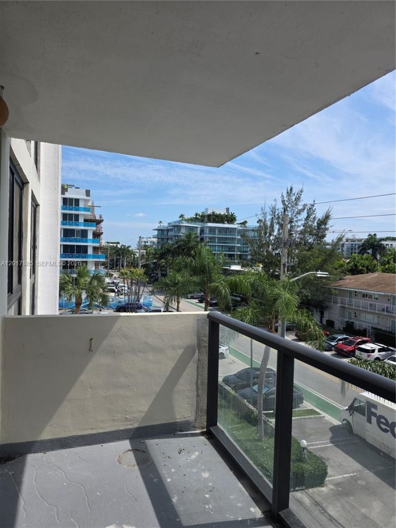 9800 W Bay Harbor Dr, Unit 408, Bay Harbor Islands, FL 33154 Photo