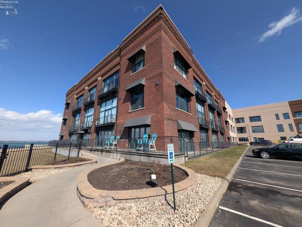 401 W SHORELINE Drive, Unit 109, Sandusky, OH 44870