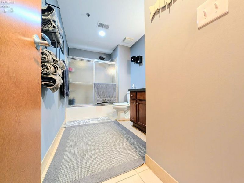 401 W SHORELINE Drive, Unit 109, Sandusky, OH 44870 Photo 20