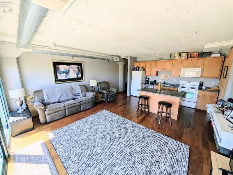 401 W SHORELINE Drive, Unit 109, Sandusky, OH 44870 Photo 22