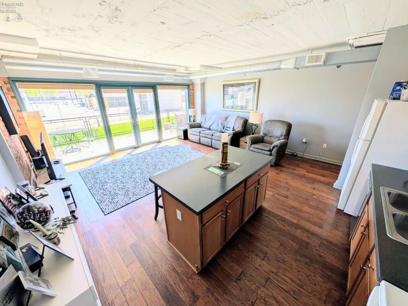 401 W SHORELINE Drive, Unit 109, Sandusky, OH 44870 Photo 23