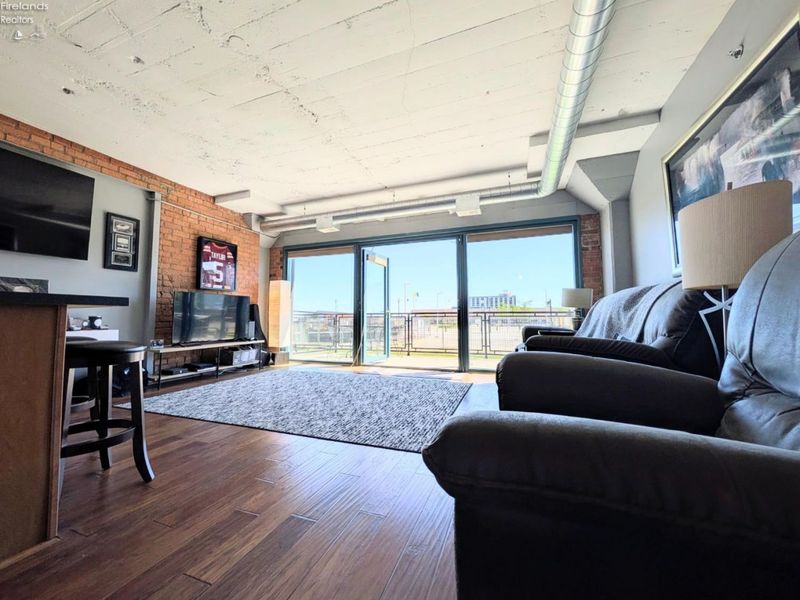 401 W SHORELINE Drive, Unit 109, Sandusky, OH 44870 Photo 26