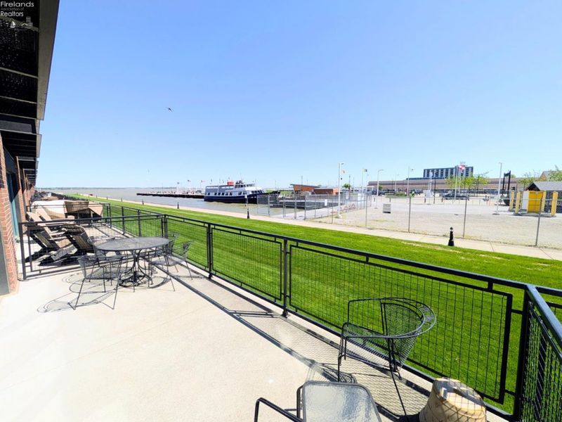401 W SHORELINE Drive, Unit 109, Sandusky, OH 44870 Photo 30