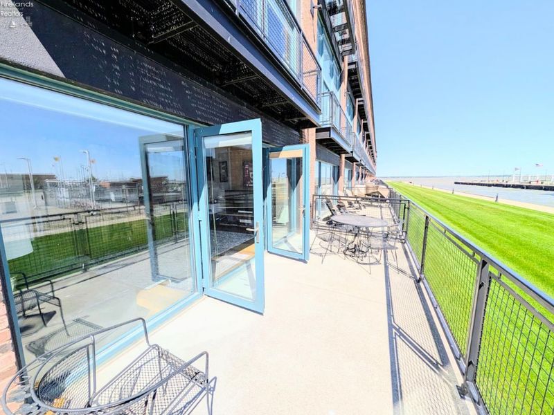 401 W SHORELINE Drive, Unit 109, Sandusky, OH 44870 Photo 31