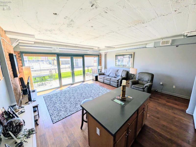 401 W SHORELINE Drive, Unit 109, Sandusky, OH 44870 Photo 34