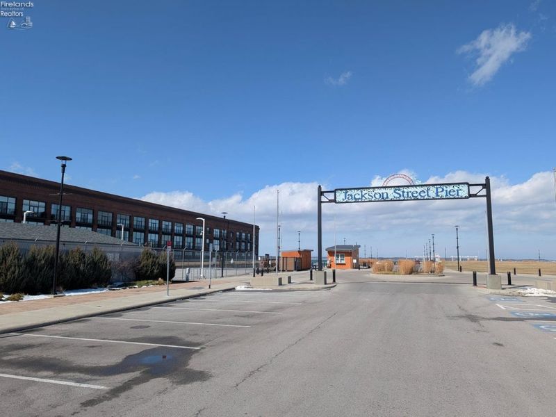 401 W SHORELINE Drive, Unit 109, Sandusky, OH 44870 Photo 7