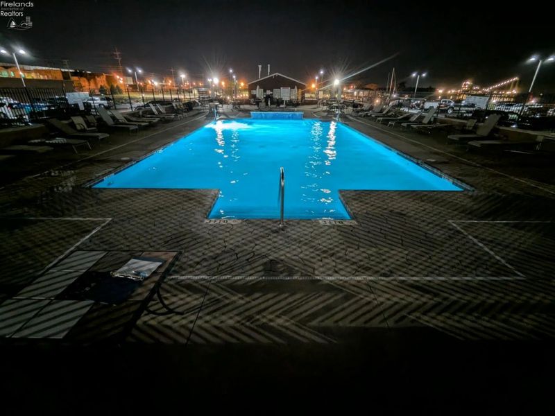 401 W SHORELINE Drive, Unit 109, Sandusky, OH 44870 Photo 8