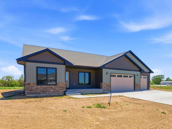 507 Sunset Drive, New London, IA 52645