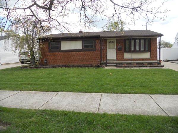 22119 Candace Drive, Rockwood, MI 48173