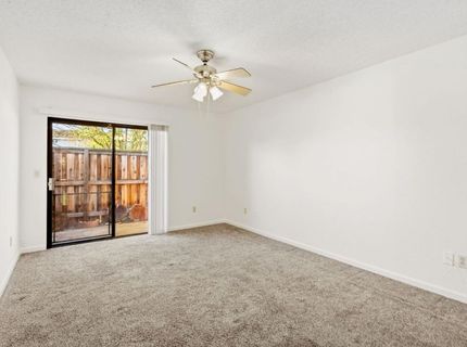 9334 Aizenberg Cir, Elk Grove, CA 95624 Photo