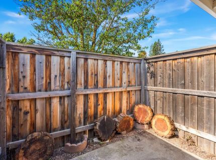 9334 Aizenberg Cir, Elk Grove, CA 95624 Photo