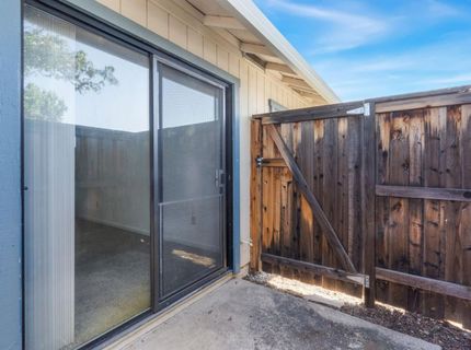 9334 Aizenberg Cir, Elk Grove, CA 95624 Photo