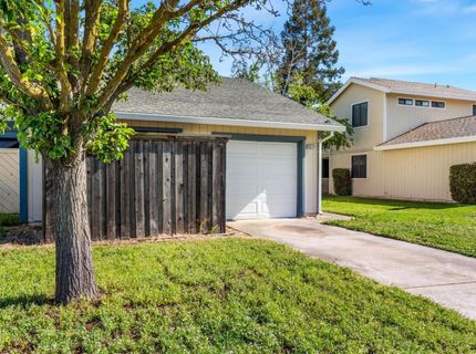9334 Aizenberg Cir, Elk Grove, CA 95624 Photo