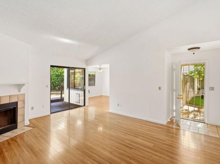 9334 Aizenberg Cir, Elk Grove, CA 95624 Photo